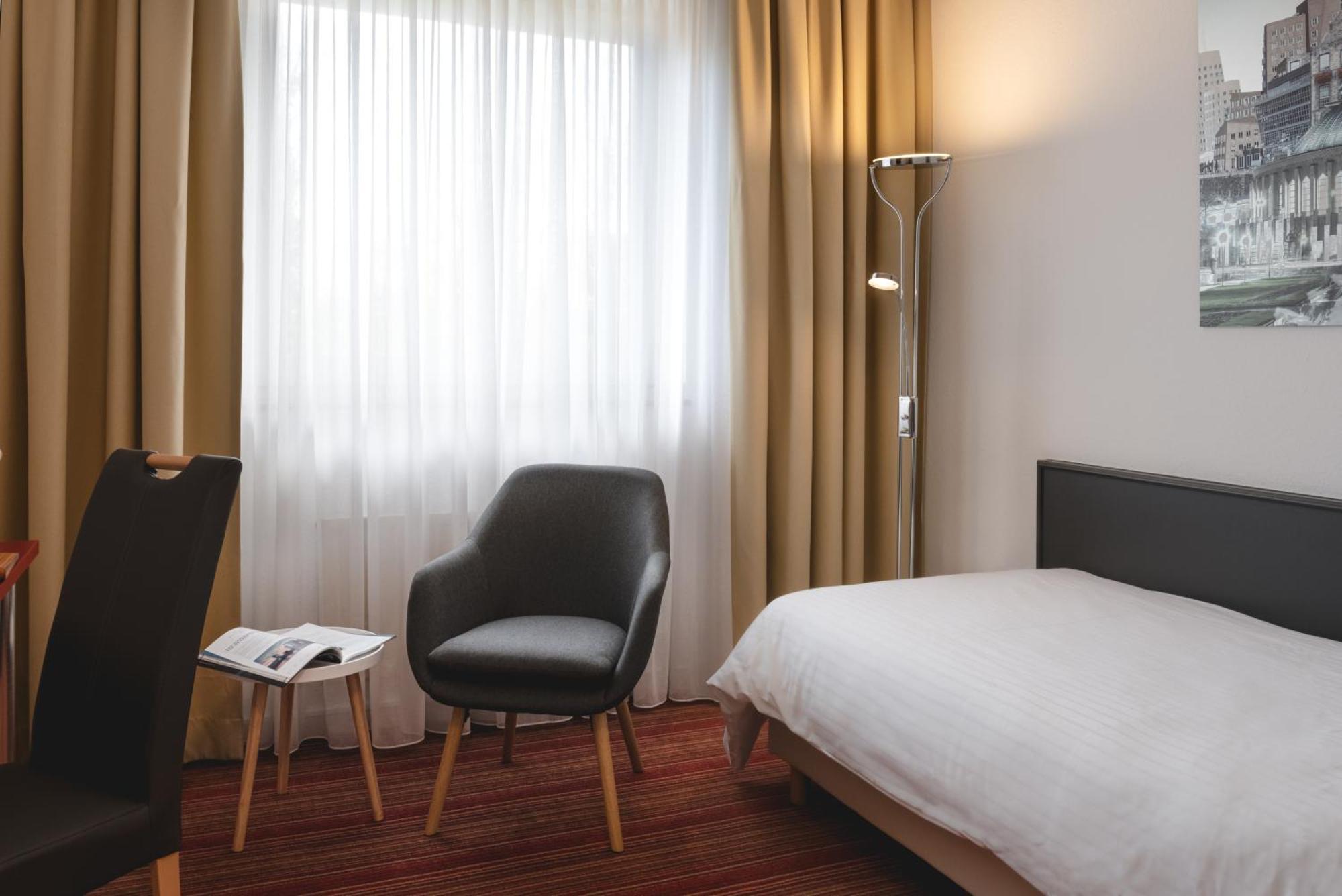 Hotel Astra Dusseldorf Exterior photo