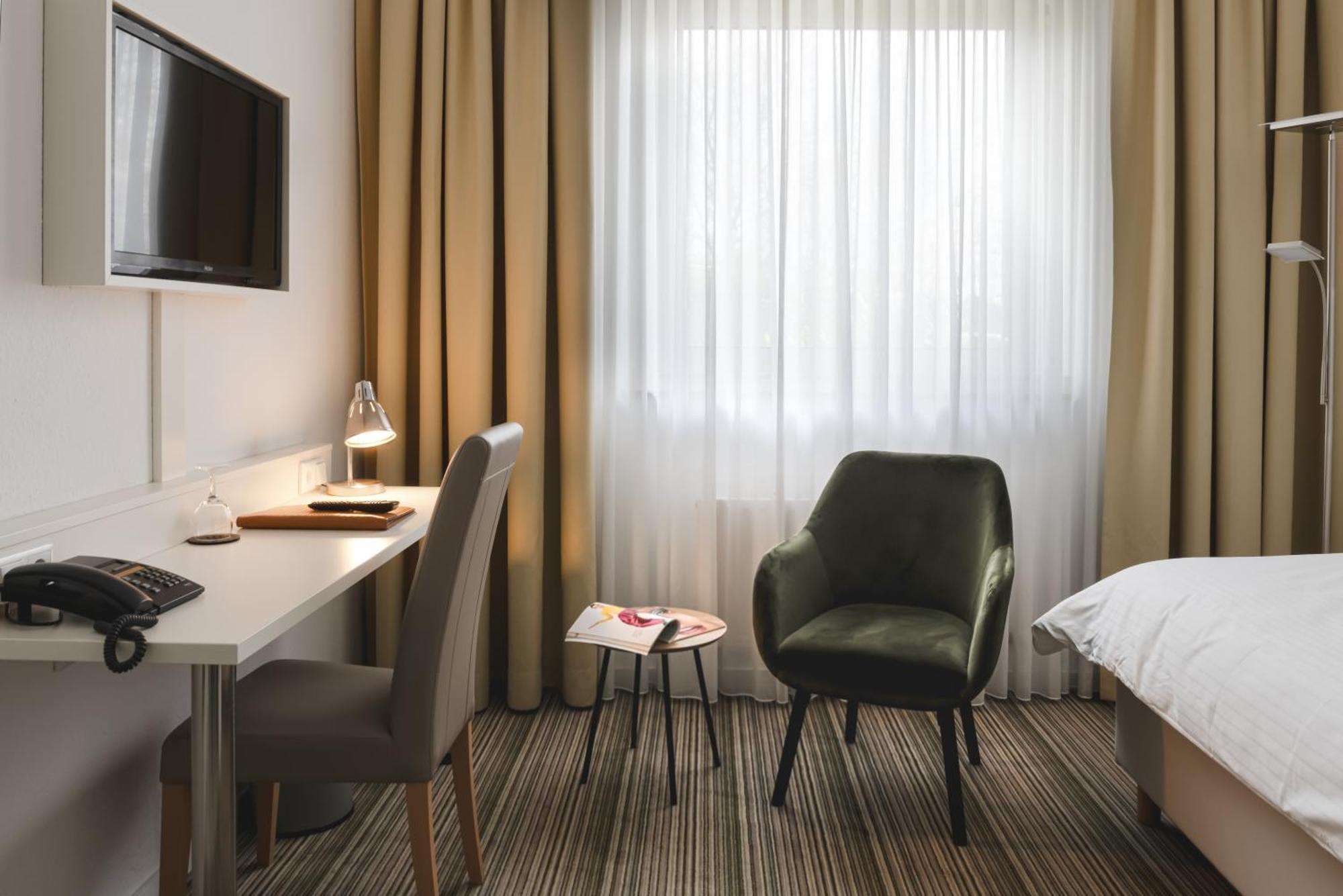 Hotel Astra Dusseldorf Exterior photo