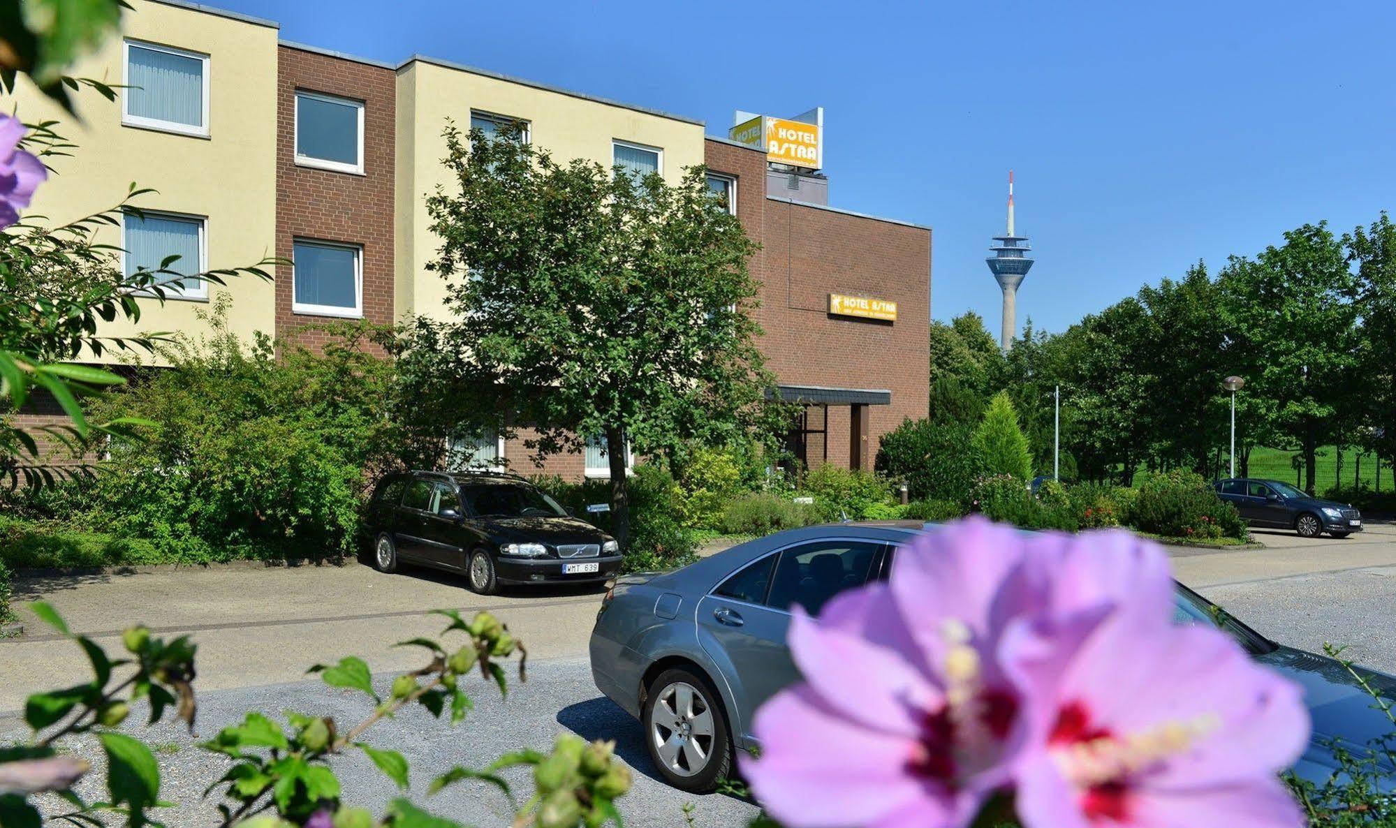 Hotel Astra Dusseldorf Exterior photo